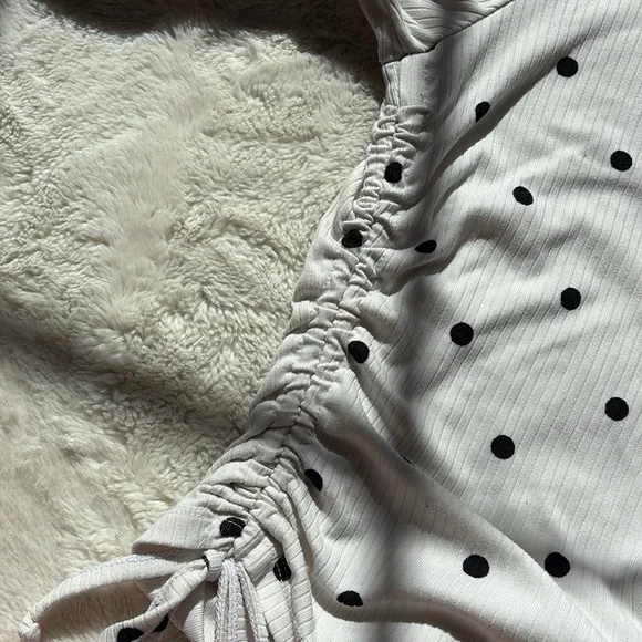 Suzy Shier Polka Dot Ruched Long Sleeve – Size L | Femme Fit | Flirty Pattern | - Picture 6 of 7